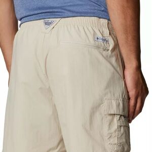 Columbia Men's Tan Cargo Shorts